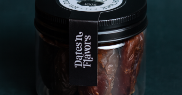 برطمان تمر مجدول بالمكسرات 100 جم – تمر طبيعي فاخر مع مكسرات مغذية Medjool Dates with Nuts Jar – Natural Snack with Fiber and Energy Boost (100g)