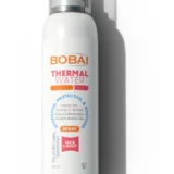 Bobai Thermal Water – 120ml, hydrating and soothing facial mist for refreshed skin. بوباي ماء حرارى – 120 مل، بخاخ مهدئ ومنعش للبشرة يعيد الترطيب والنضارة.