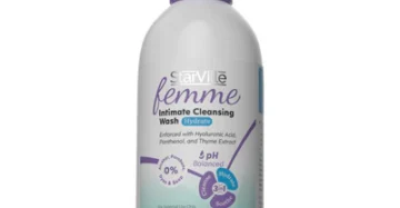 StarVille Femme Intimate Cleansing Wash Hydrate – 200 ml gentle and refreshing feminine wash. ستار فيل غسول نسائي جل منعش – 200 مل، غسول لطيف يمنح نظافة وترطيبًا طبيعيًا.