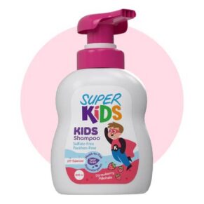 Superkids Kids Strawberry Milkshake Shampoo 300 ml – gentle kids shampoo with strawberry milkshake fragrance سوبركيدز شامبو للأطفال برائحة الميلك شيك فراولة 300مل – شامبو لطيف وآمن للأطفال برائحة الفراولة