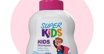 Superkids Kids Strawberry Milkshake Shampoo 300 ml – gentle kids shampoo with strawberry milkshake fragrance سوبركيدز شامبو للأطفال برائحة الميلك شيك فراولة 300مل – شامبو لطيف وآمن للأطفال برائحة الفراولة
